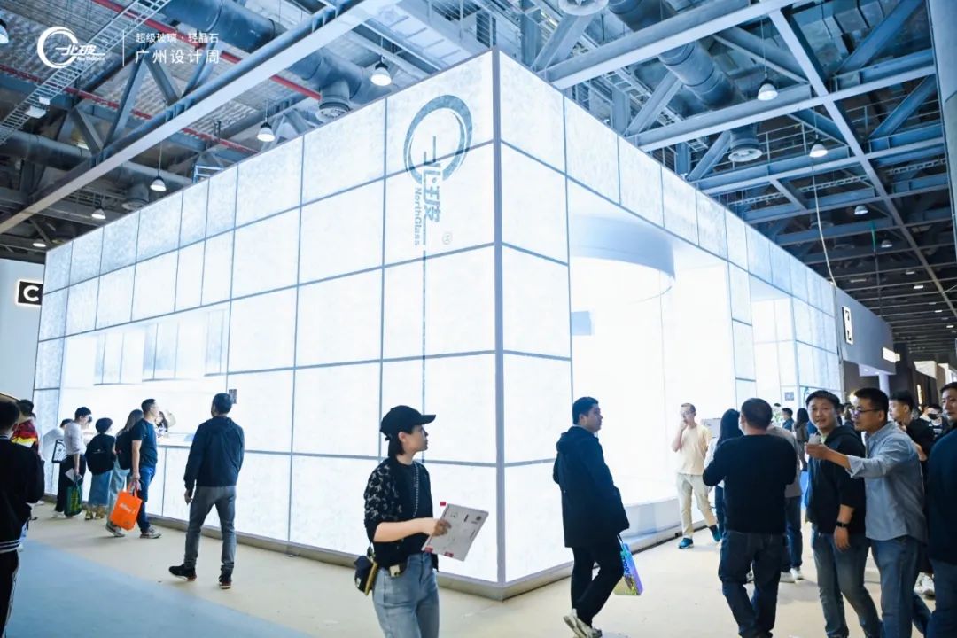 ​2025广州设计周展会遵循“外装—内装—后装”逻辑，以“保利馆+国采馆+海珠馆”三馆联动格局